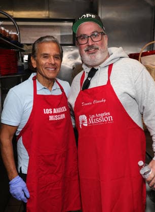 Celebrities take part in the Los Angeles Mission s Annual Thanksgiving Outreach on Skid Row, in Los Angeles, California Featuring: Antonio Villaraigosa, Dennis Oleesky Where: Los Angeles, California, United States When: 19 Dec 2025 Credit: Faye s Vision Cover Images EDITORIAL USE ONLY. NOT FOR USE BY NEWSPAPERS BASED IN THE UK. Copyright: xx coverimg55348957