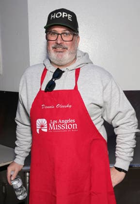 Celebrities take part in the Los Angeles Mission s Annual Thanksgiving Outreach on Skid Row, in Los Angeles, California Featuring: Dennis Oleesky Where: Los Angeles, California, United States When: 19 Dec 2025 Credit: Faye s Vision Cover Images EDITORIAL USE ONLY. NOT FOR USE BY NEWSPAPERS BASED IN THE UK. Copyright: xx coverimg55348973