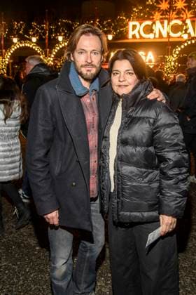 abb Andreas Pietschmann and Jasmin Tabatabai pair of actors at the premiere of the 21 Roncalli Weihnachtscircus at the Tempodrom Berlin, on 19 12 2025 in Berlin Berlin Germany