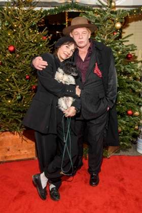 abb Meret Becker and Ben Becker with dog Actors at the premiere of the 21 Roncalli Weihnachtscircus at the Tempodrom Berlin, on 19 12 2025 in Berlin Berlin Germany