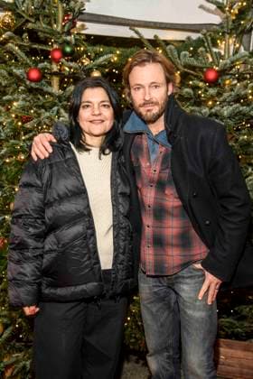abb Andreas Pietschmann and Jasmin Tabatabai pair of actors at the premiere of the 21 Roncalli Weihnachtscircus at the Tempodrom Berlin, on 19 12 2025 in Berlin Berlin Germany