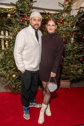 abb Leni Summer and Tyler von Jascheroff actors at the premiere of the 21 Roncalli Weihnachtscircus at the Tempodrom Berlin, on 19 12 2025 in Berlin Berlin Germany