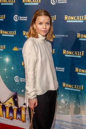 abb Karoline Schuch Actress at the premiere of the 21 Roncalli Weihnachtscircus at the Tempodrom Berlin, on 19 12 2025 in Berlin Berlin Germany