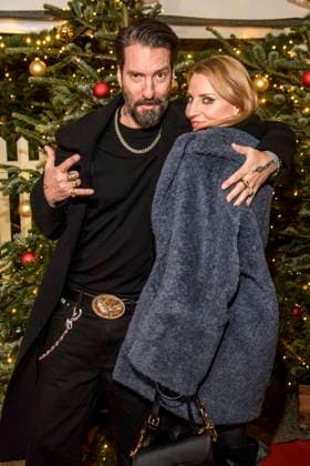 abb Alec Völkel and Johanna Völkel Voelkel couple musicians at the premiere of the 21 Roncalli Weihnachtscircus at the Tempodrom Berlin, on 19 12 2025 in Berlin Berlin Germany