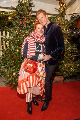 abb Enie van de Meiklokjes and Tobias Staebo Presenter Paar Freund at the premiere of the 21 Roncalli Weihnachtscircus at the Tempodrom Berlin, on 19 12 2025 in Berlin Berlin Germany