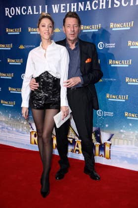 Melanie Wolf with husband Peter Wolf at the premiere of the 21 Original Roncalli Weihnachtscircus 2025 at the Tempodrom Berlin, 19 12 2025 Foto:xN.xKubelkax xFuturexImagex roncalli_5267