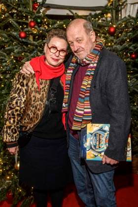abb Maren Mutenbeck and Leonard Lansink pair of actors at the premiere of the 21 Roncalli Weihnachtscircus at the Tempodrom Berlin, on 19 12 2025 in Berlin Berlin Germany