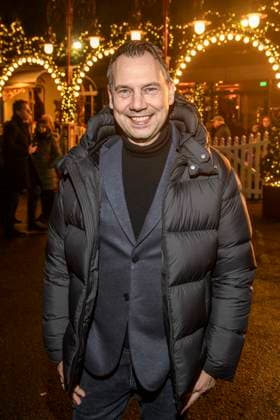 abb Sebastian Fitzek author at the premiere of the 21 Roncalli Weihnachtscircus at the Tempodrom Berlin, on 19 12 2025 in Berlin Berlin Germany