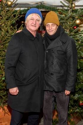 abb August Diehl, Detlev Buck actor Pudelmuetze at the premiere of the 21 Roncalli Weihnachtscircus at the Tempodrom Berlin, on 19 12 2025 in Berlin Berlin Germany