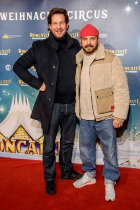 abb Thomas Heinze and Edin Hasanovic actors at the premiere of the 21 Roncalli Weihnachtscircus at the Tempodrom Berlin, on 19 12 2025 in Berlin Berlin Germany