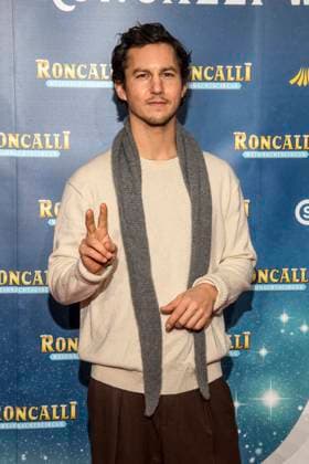 abb Tim Oliver Schultz Actor at the premiere of the 21 Roncalli Weihnachtscircus at the Tempodrom Berlin, on 19 12 2025 in Berlin Berlin Germany