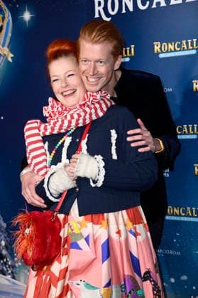 Enie van de Meiklokjes with husband Tobias Staerbo at the premiere of the 21 Original Roncalli Weihnachtscircus 2025 at the Tempodrom Berlin, 19 12 2025 Foto:xN.xKubelkax xFuturexImagex roncalli_5322