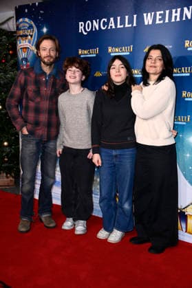 Andreas Pietschmann and Jasmin Tabatabai with their children Johan Anton Pietschmann and Helena Leila Pietschmann at the premiere of the 21 Original Roncalli Weihnachtscircus 2025 at the Tempodrom Berlin, 19 12 2025 Foto:xN.xKubelkax xFuturexImagex roncalli_5378