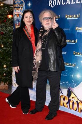 Bernhard Paul with his wife Eliana Paul at the premiere of the 21 Original Roncalli Weihnachtscircus 2025 at the Tempodrom Berlin, 19 12 2025 Foto:xN.xKubelkax xFuturexImagex roncalli_5381
