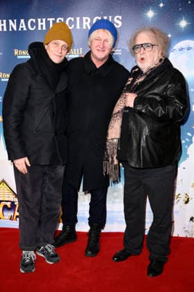 August Diehl, Detlev Buck and Bernhard Paul at the premiere of the 21 Original Roncalli Weihnachtscircus 2025 at the Tempodrom Berlin, 19 12 2025 Foto:xN.xKubelkax xFuturexImagex roncalli_5388