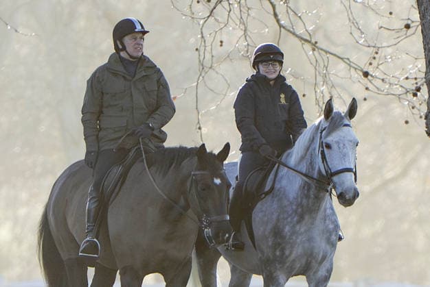 Andrew Windsor out horse riding in Windsor Andrew Windsor out horse riding in Windsor this morning. The US Justice Department is scheduled to release thousands of documents regarding Jeffrey Epstein later today - including some that may detail correspondence with the disgraced former Duke of York. 19.12.2025  Copyright: xChrisxEadesx NINTCHDBPICT001046801708