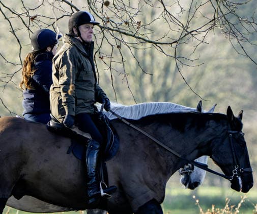 Andrew Windsor out horse riding in Windsor Andrew Windsor out horse riding in Windsor this morning. The US Justice Department is scheduled to release thousands of documents regarding Jeffrey Epstein later today - including some that may detail correspondence with the disgraced former Duke of York. 19.12.2025  Copyright: xChrisxEadesx NINTCHDBPICT001046801670