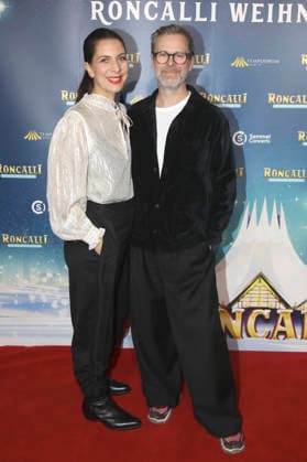 Theresa Kronthaler and Matthias Matschke at the premiere of the 21 Original Roncalli Weihnachtscircus 2025 at the Tempodrom Berlin, 19 12 2025 Foto:xAgenturxWehnertx xGränzdörferx xFuturexImagex roncalli_5399