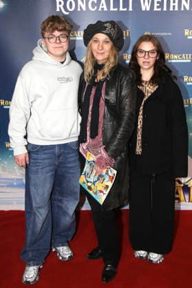 Henry, Jeanette Hain and Malou Hain at the premiere of the 21 Original Roncalli Weihnachtscircus 2025 at the Tempodrom Berlin, 19 12 2025 Foto:xAgenturxWehnertx xGränzdörferx xFuturexImagex roncalli_5402