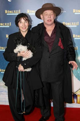 Meret Becker with brother Ben Becker and dog Taxi at the premiere of the 21 Original Roncalli Weihnachtscircus 2025 at the Tempodrom Berlin, 19 12 2025 Foto:xAgenturxWehnertx xGränzdörferx xFuturexImagex roncalli_5443
