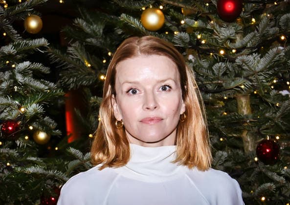 19 12 2025, xlakx, Entertainment, Roncalli Weihnachtscircus v l Karoline Schuch as a guest at the anniversary performance at the premiere of the 21 Original Roncalli Weihnachtscircus at the Tempodrom Berlin Berlin Daniel Lakomski
