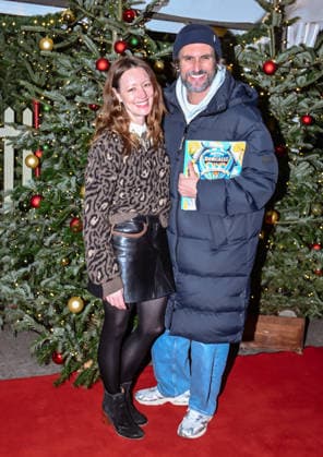 19 12 2025, xlakx, Entertainment, Roncalli Weihnachtscircus v l Lavinia Wilson and Tom Beck as guests at the anniversary performance at the premiere of the 21 Original Roncalli Weihnachtscircus at the Tempodrom Berlin Berlin Daniel Lakomski