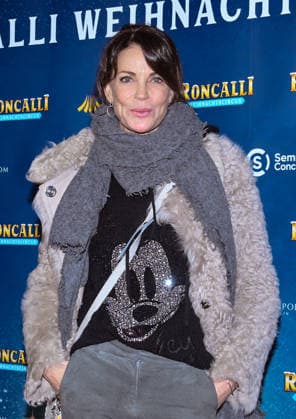 19 12 2025, xlakx, Entertainment, Roncalli Weihnachtscircus v l Actress Anja Kling as a guest at the anniversary performance at the premiere of the 21 Original Roncalli Weihnachtscircus at the Tempodrom Berlin Berlin Daniel Lakomski