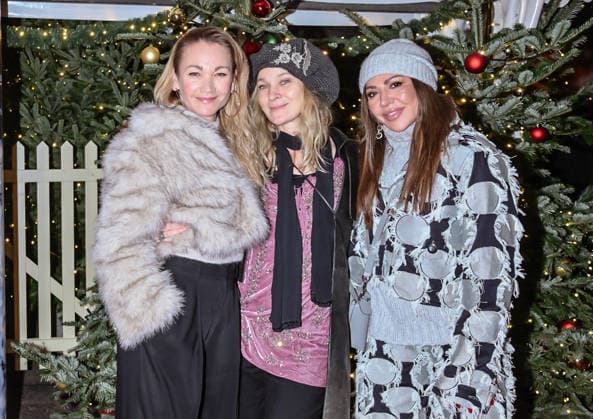 19 12 2025, xlakx, Entertainment, Roncalli Weihnachtscircus v l Lisa Maria Potthoff, Jeanette Hain and Simone Thomalla as guests at the anniversary performance at the premiere of the 21 Original Roncalli Weihnachtscircus at the Tempodrom Berlin Berlin Daniel Lakomski