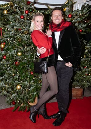 19 12 2025, xlakx, Entertainment, Roncalli Weihnachtscircus v l Franziska Hippe and Roman Knizka as guests at the anniversary performance at the premiere of the 21 Original Roncalli Weihnachtscircus at the Tempodrom Berlin Berlin Daniel Lakomski