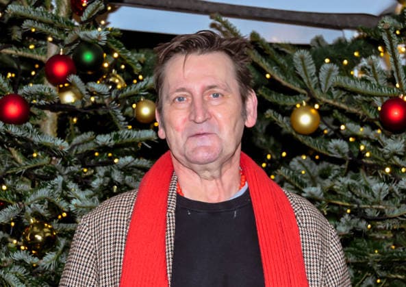 19 12 2025, xlakx, Entertainment, Roncalli Weihnachtscircus v l Ingo Naujoks as a guest at the anniversary performance at the premiere of the 21 Original Roncalli Weihnachtscircus at the Tempodrom Berlin Berlin Daniel Lakomski