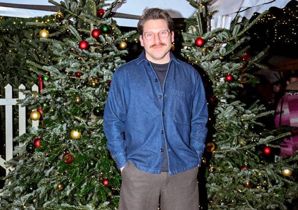 19 12 2025, xlakx, Entertainment, Roncalli Weihnachtscircus v l Hanno Koffler as a guest at the anniversary performance at the premiere of the 21 Original Roncalli Weihnachtscircus at the Tempodrom Berlin Berlin Daniel Lakomski