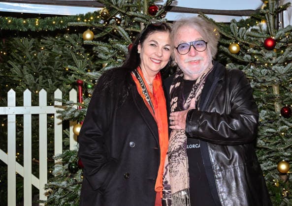 19 12 2025, xlakx, Entertainment, Roncalli Weihnachtscircus v l Eliana Larible and Bernahrd Paul as guests at the anniversary performance at the premiere of the 21 Original Roncalli Weihnachtscircus at the Tempodrom Berlin Berlin Daniel Lakomski