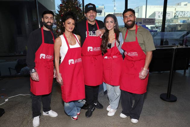 19 December 2025 - Los Angeles, California - Golnesa GG Gharachedaghi, Amir Boroumand, Bamshad Akbar, Tanin Nikpey, Guest. Hope The Mission And Los Angeles Mission Host Annual Christmas Celebration On Skid Row held at Los Angeles Mission in Los Angeles. Los Angeles USA - ZUMAa123 20251219_zaa_a123_153 Copyright: xADx
