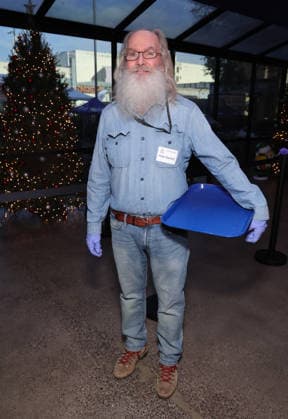 19 December 2025 - Los Angeles, California - Peter Barnard. Hope The Mission And Los Angeles Mission Host Annual Christmas Celebration On Skid Row held at Los Angeles Mission in Los Angeles. Los Angeles USA - ZUMAa123 20251219_zaa_a123_165 Copyright: xADx