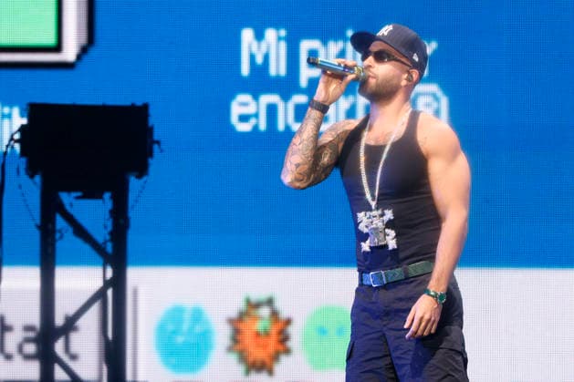 Feid performs at the Y100 s iHeartRadio Jingle Ball 2025 show at the Kaseya Center in Miami, Florida, on Saturday, December 20, 2025.  MIA20251220126 GARYxIxROTHSTEIN