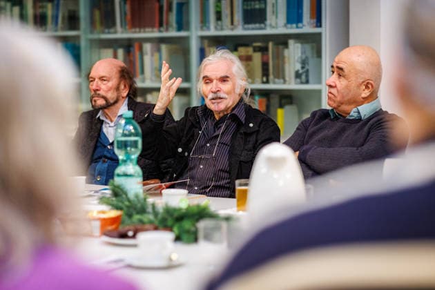 20 12 2025 Düsseldorf Tea Time with Leo Litz at the Heinrich Heine Institute The author, director and film actor Leo Litz from St. Petersburg reads from his book Wie Väterchen Frost dem Osterhasen begegnet Düsseldorf Heinrich Heine Institute, North Rhine-Westphalia Germany