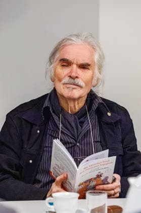 20 12 2025 Düsseldorf Tea Time with Leo Litz at the Heinrich Heine Institute The author, director and film actor Leo Litz from St. Petersburg reads from his book Wie Väterchen Frost dem Osterhasen begegnet Düsseldorf Heinrich Heine Institute, North Rhine-Westphalia Germany