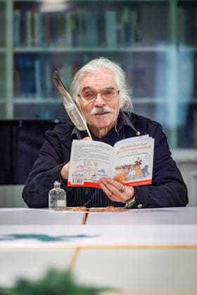 20 12 2025 Düsseldorf Tea Time with Leo Litz at the Heinrich Heine Institute The author, director and film actor Leo Litz from St. Petersburg reads from his book Wie Väterchen Frost dem Osterhasen begegnet Düsseldorf Heinrich Heine Institute, North Rhine-Westphalia Germany