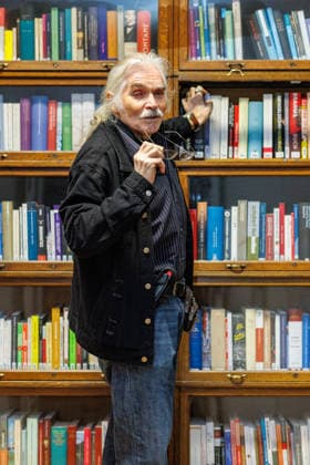 20 12 2025 Düsseldorf Tea Time with Leo Litz at the Heinrich Heine Institute The author, director and film actor Leo Litz from St. Petersburg reads from his book Wie Väterchen Frost dem Osterhasen begegnet Düsseldorf Heinrich Heine Institute, North Rhine-Westphalia Germany