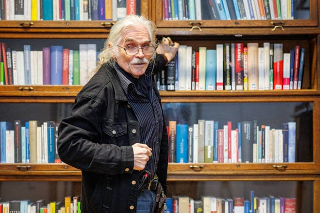 20 12 2025 Düsseldorf Tea Time with Leo Litz at the Heinrich Heine Institute The author, director and film actor Leo Litz from St. Petersburg reads from his book Wie Väterchen Frost dem Osterhasen begegnet Düsseldorf Heinrich Heine Institute, North Rhine-Westphalia Germany