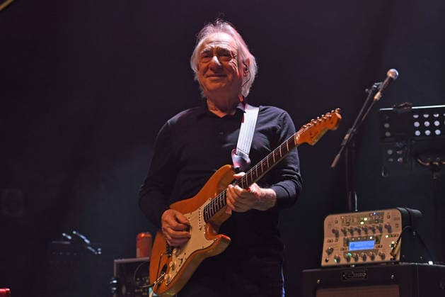 Trevor Horn and his Band performing at Shepherd™s Bush Empire LONDON, ENGLAND - DECEMBER 20: Lol Creme of ™Trevor Horn and his Band™ performing at Shepherd™s Bush Empire on December 20, 2025 in London, England. CAP MAR MAR Great Britain Copyright: xMartinxHarris CapitalxPicturesx