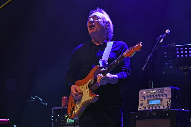 Trevor Horn and his Band performing at Shepherd™s Bush Empire LONDON, ENGLAND - DECEMBER 20: Lol Creme of ™Trevor Horn and his Band™ performing at Shepherd™s Bush Empire on December 20, 2025 in London, England. CAP MAR MAR Great Britain Copyright: xMartinxHarris CapitalxPicturesx