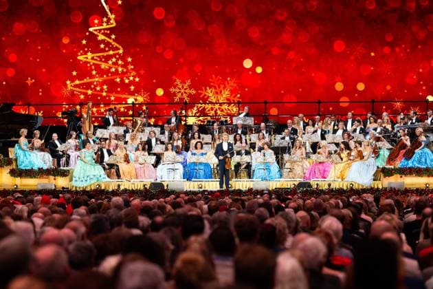 MAASTRICHT Violinist and conductor Andre Rieu during the last of his six Christmas concerts at the MECC. Rieu is accompanied by his Johann Strauss Orchestra, soloists, dancers, and skaters. ANP IRIS VAN DEN BROEK netherlands out - belgium out  Copyright: xx x545517058x originalFilename: 545517058.jpg
