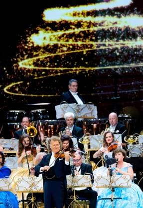 MAASTRICHT Violinist and conductor Andre Rieu during the last of his six Christmas concerts at the MECC. Rieu is accompanied by his Johann Strauss Orchestra, soloists, dancers, and skaters. ANP IRIS VAN DEN BROEK netherlands out - belgium out  Copyright: xx x545517078x originalFilename: 545517078.jpg