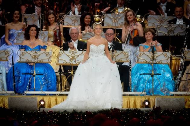 MAASTRICHT Emma Kok during the last of AndrÃ Rieu s six Christmas concerts at the MECC. Rieu is accompanied by his Johann Strauss Orchestra, soloists, dancers, and skaters. ANP IRIS VAN DEN BROEK netherlands out - belgium out  Copyright: xx x545520598x originalFilename: 545520598.jpg