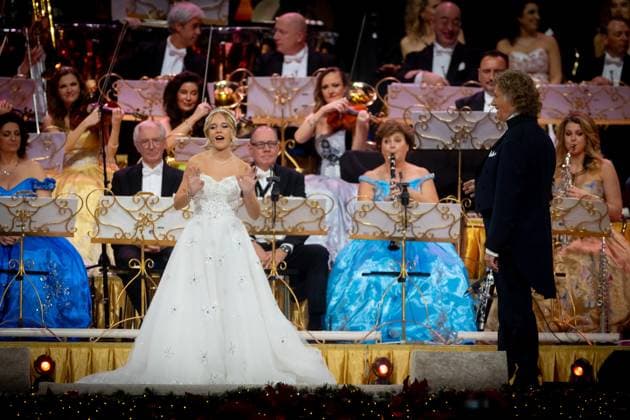 MAASTRICHT Emma Kok during the last of AndrÃ Rieu s six Christmas concerts at the MECC. Rieu is accompanied by his Johann Strauss Orchestra, soloists, dancers, and skaters. ANP IRIS VAN DEN BROEK netherlands out - belgium out  Copyright: xx x545520898x originalFilename: 545520898.jpg