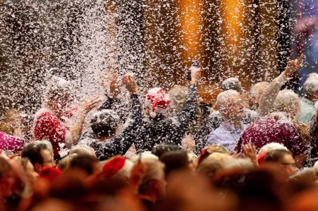 MAASTRICHT An audience in the snow during the last of AndrÃ Rieu s six Christmas concerts at the MECC. Rieu is accompanied by his Johann Strauss Orchestra, soloists, dancers, and skaters. ANP IRIS VAN DEN BROEK netherlands out - belgium out  Copyright: xx x545525094x originalFilename: 545525094.jpg