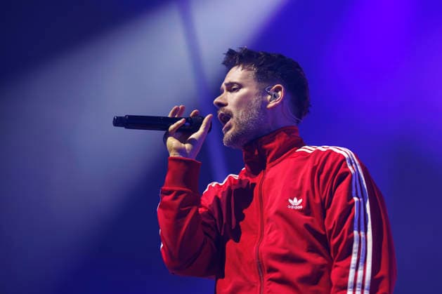 Singer Johannes Strate from the band Revolverheld at a concert as part of their tour at the Palladium Cologne, 21 12 2025 NRW Germany Copyright: xChristophxHardtx