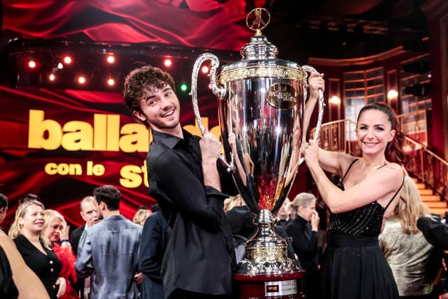 December 21, 2025, Rome, Rome, Italy: Dancing with the Stars television show, the finale. Pictured is Andrea Delogu and Nikita Perotti, the winners. Rome, Italy 20 December 2025 Rome Italy  - ZUMAa289 20251221_zia_a289_011 Copyright: xCristianoxMinichiellox