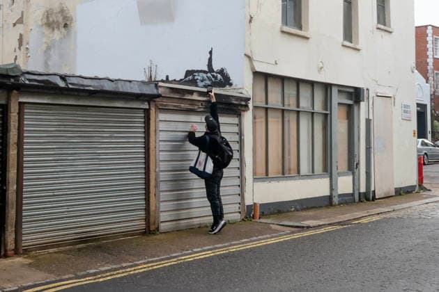 . 22 12 2025. London, United Kingdom. Second Alleged New Banksy Stencil. Unconfirmed by the artist, a second Banksy style stencil, identical to the one at Centre Point, has appeared on a wall Queen s Mews, Bayswater.  xMartynxWheatleyx xi-Imagesx IIM-26470-0022